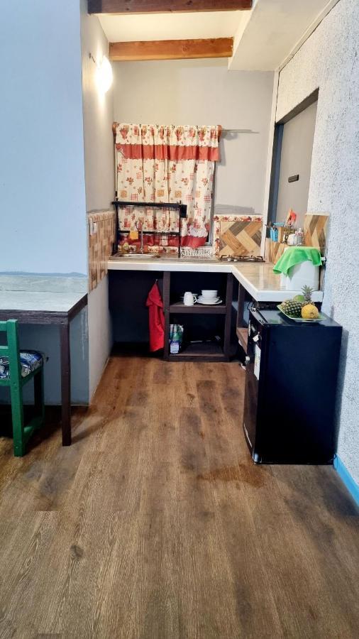 Hostal Henua Roa Hanga Roa Exterior foto